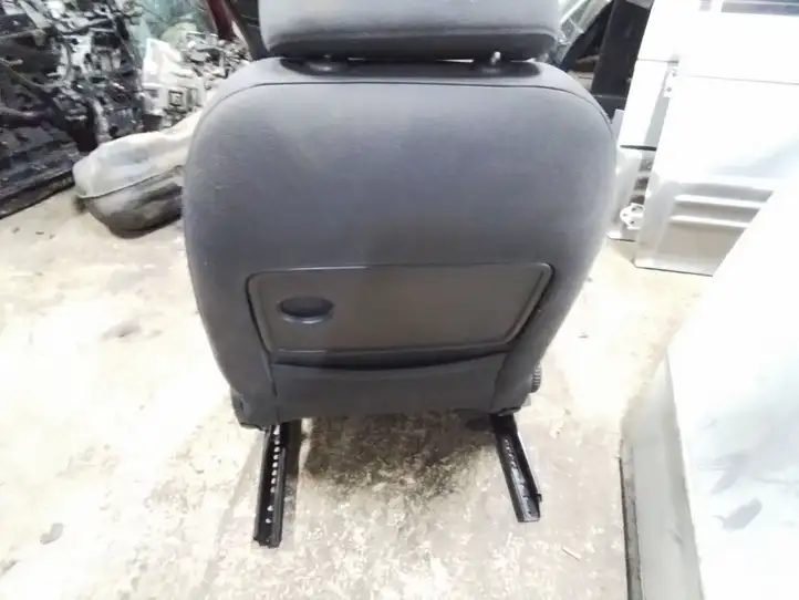 Volkswagen Touran I (2003 - 2010) Переднее сиденье пассажира — фото 2