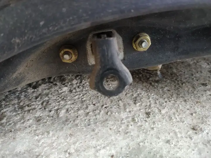 Toyota Corolla Verso E121 (2001 - 2004) Ограничитель задней двери — фото 2