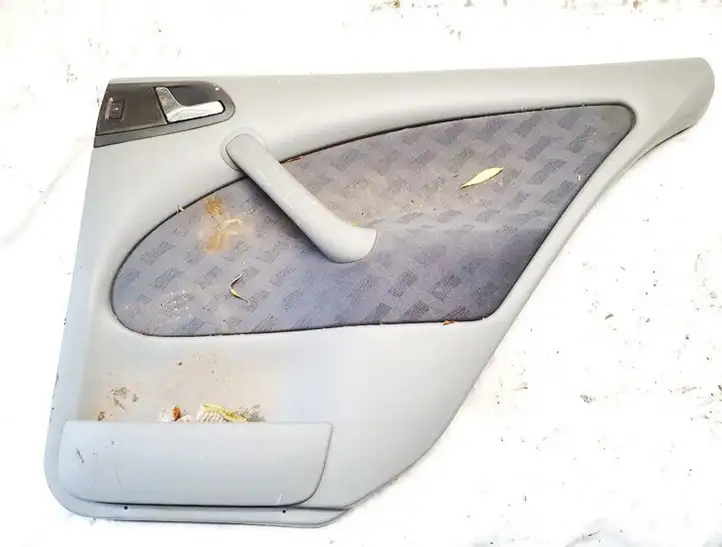 Skoda Octavia Mk1 (1U) (1996 - 2004) 1u0035411b Обшивка задней двери — фото 1