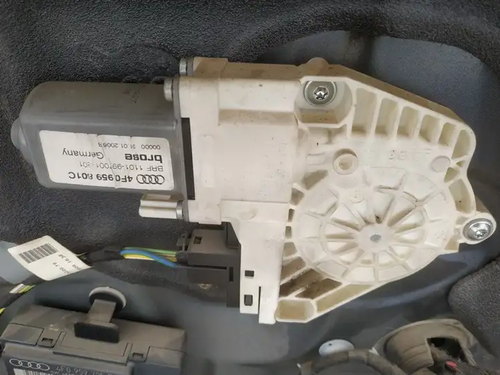Audi A6 S6 C6 4F (2004 - 2008) 4f0959801c Стеклоподъемник задней двери — фото 1