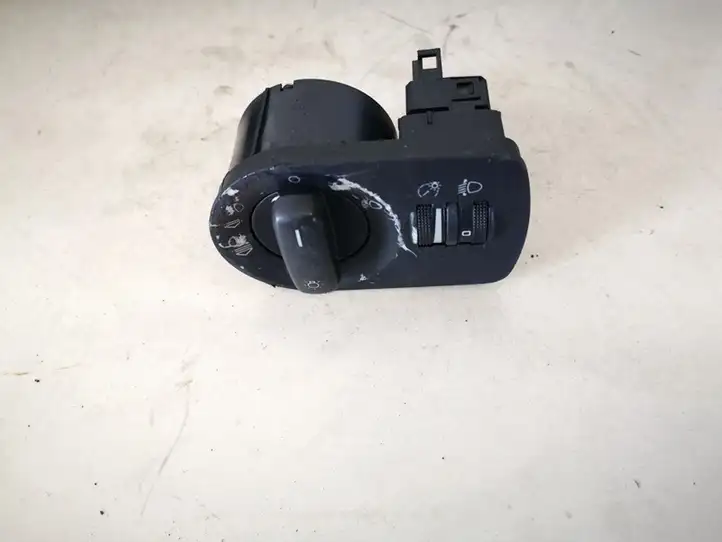 Audi A3/S3 8P (2003 - 2005) 8p0919094 Включатель фонарей — фото 1