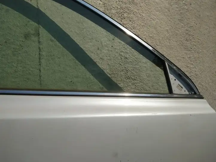 Subaru Legacy (2009 - 2013) Накладка стекла передней двери — фото 3