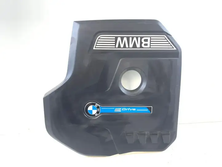 BMW 5 G30 G31 (2016 - ) 8657035 Крышка двигателя декоративная — фото 1