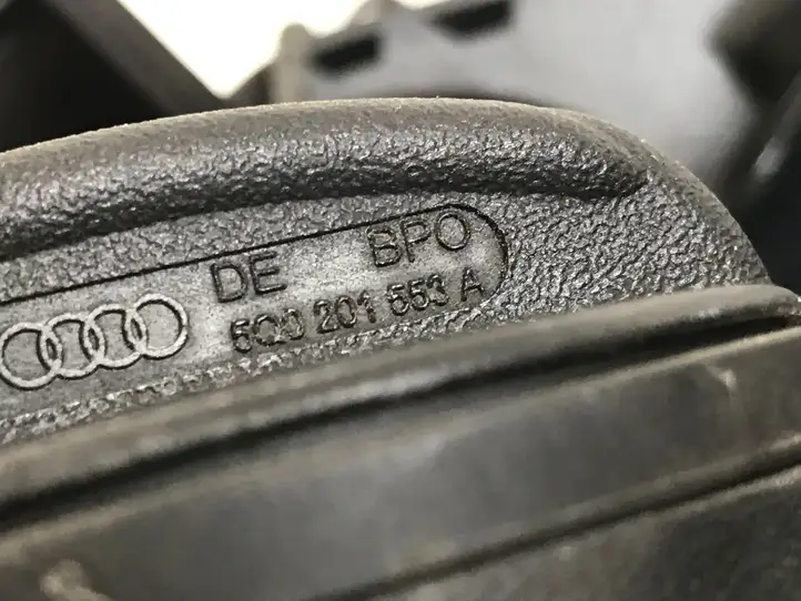 Audi A4 S4 B9 (2015 - 2019) 8W0809906 Крышка топливного бака — фото 4