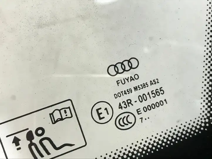 Audi A4 S4 B9 (2015 - 2019) 8W5845300 Заднее боковое стекло — фото 4