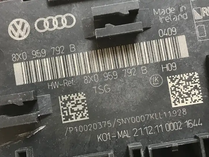 Audi A1 (2010 - 2014) 8X0959792B Блок управления дверью — фото 3