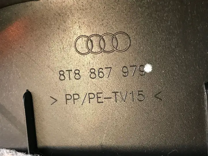 Audi A5 8T 8F (2007 - 2011) 8T8867979 Комплект обшивки крышки багажника — фото 3