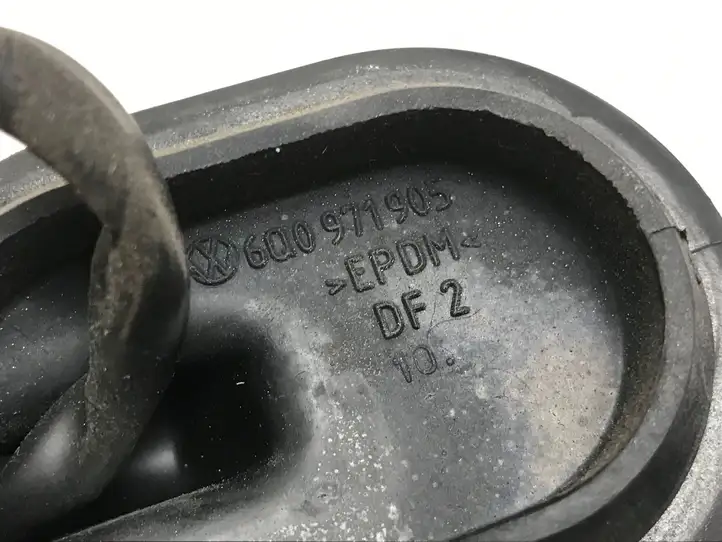 Audi A1 (2010 - 2014) 1K0906093F Реле насоса горючего — фото 5