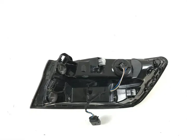 Audi A4 S4 B9 (2015 - 2019) 8W5945091D Задний фонарь в кузове — фото 2