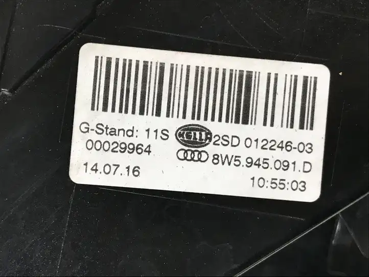Audi A4 S4 B9 (2015 - 2019) 8W5945091D Задний фонарь в кузове — фото 4