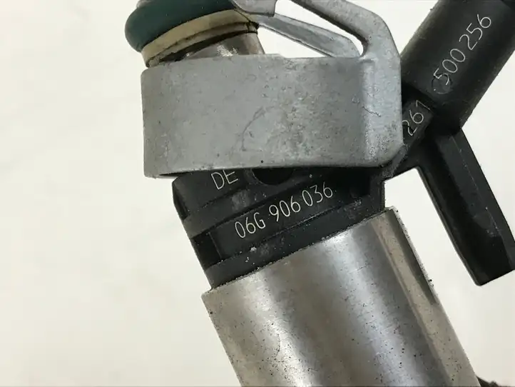 Audi A4 S4 B9 (2015 - 2019) 06G906036 Форсунка — фото 3