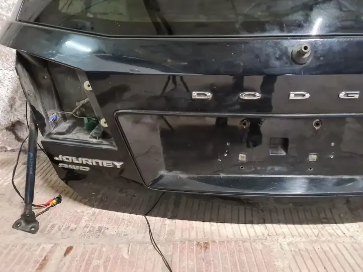 Dodge Journey (2011 - ) Крышка багажника — фото 4