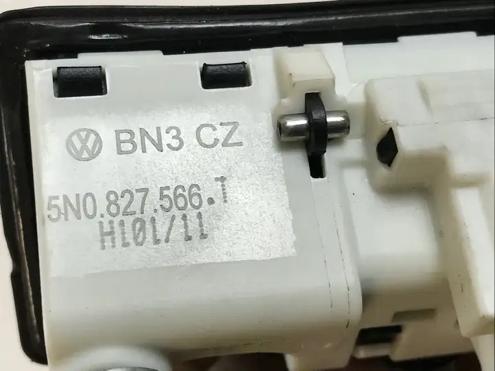 Audi A4 S4 B8 8K (2007 - 2011) 5N0827566T Кнопка закрытия крышки багажника — фото 3