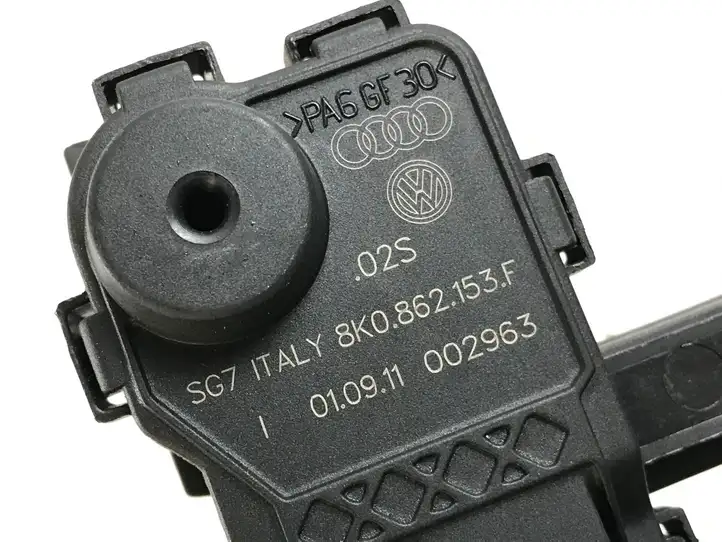 Audi A4 S4 B8 8K (2007 - 2011) 8K0862153F Привод замка крышки топливного бака — фото 3