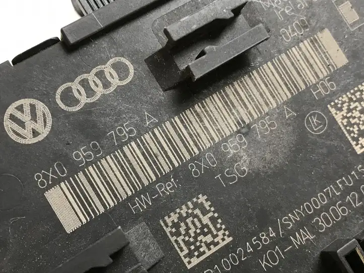 Audi Q3 8U (2011 - 2014) 8X0959795A Блок управления дверью — фото 3