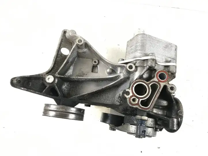 Audi A4 S4 B8 8K (2007 - 2011) 06H903143H Кронштейн масляного фильтра — фото 2