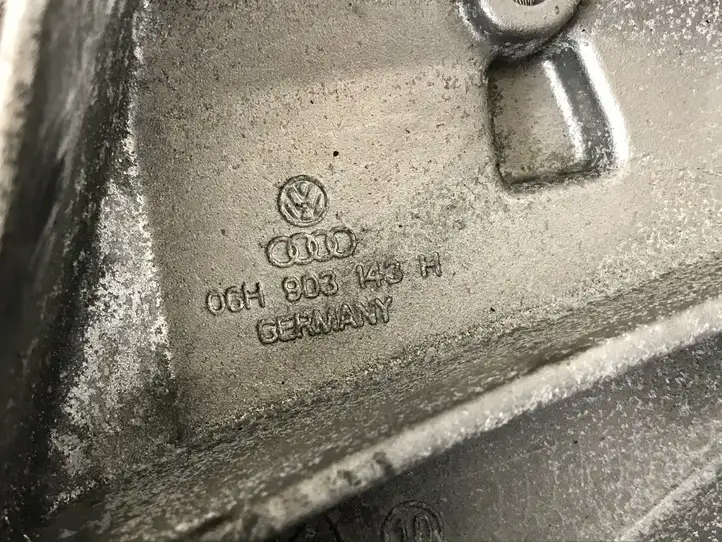 Audi A4 S4 B8 8K (2007 - 2011) 06H903143H Кронштейн масляного фильтра — фото 4