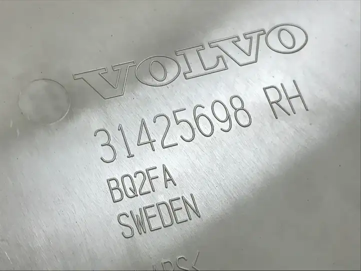 Volvo XC60 (2017 - ) 31425698 Нижняя обшивка стойки B — фото 3