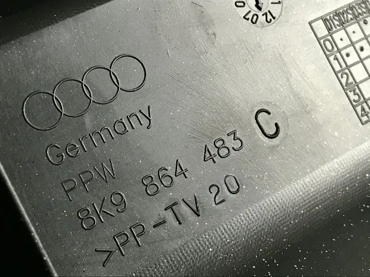 Audi A4 S4 B8 8K (2011 - 2015) 8K9864483C Отделка порога багажника — фото 4