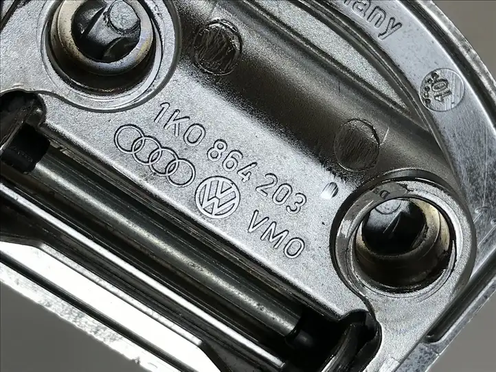 Volkswagen Touareg II (2010 - 2018) 1K0864203 Прочая отделка багажника — фото 3