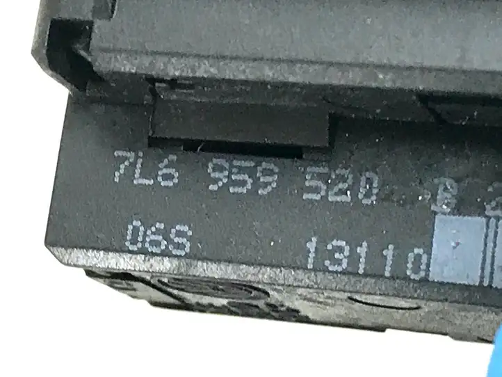 Volkswagen Touareg II (2010 - 2018) 7L6959520B Кнопка закрытия крышки багажника — фото 3