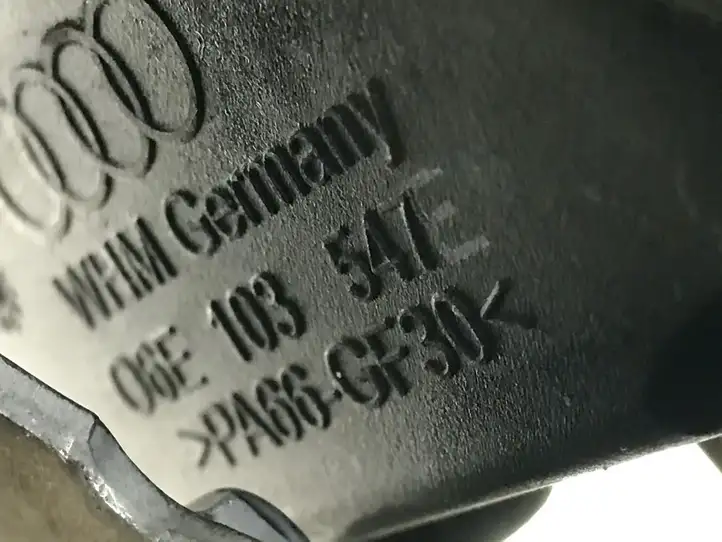 Audi Q5 SQ5 (2008 - 2012) 06E103547E Шланг сапуна — фото 4