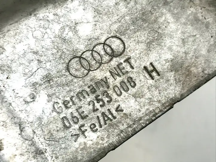 Audi Q5 SQ5 (2008 - 2012) 06E253008H Прочие детали моторного отсека — фото 3