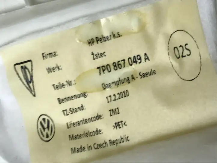Volkswagen Touareg II (2010 - 2018) 7P6867233F Обшивка стойки A — фото 3