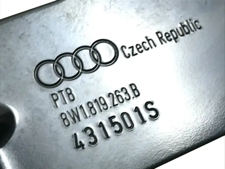 Audi A4 S4 B9 (2015 - 2019) 8W1819263B Прочие детали моторного отсека — фото 3