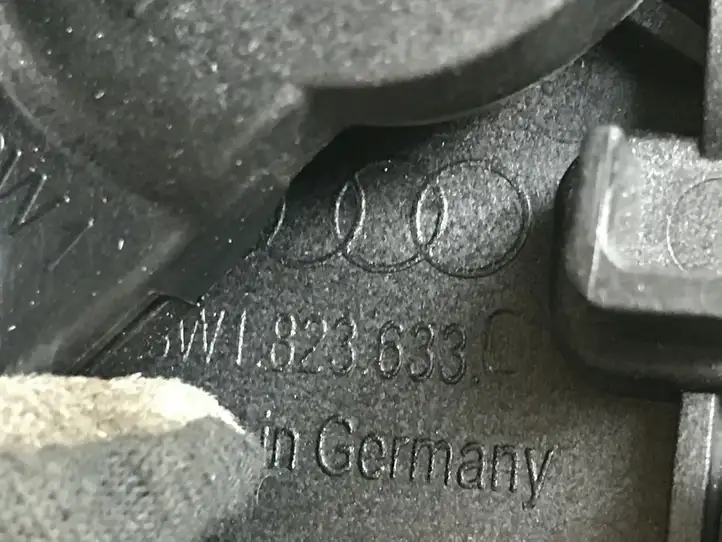 Audi A4 S4 B9 (2015 - 2019) 8W1823633C Ручка открытия капота — фото 3