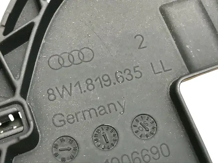 Audi A4 S4 B9 (2015 - 2019) 8W1819635LL Рамка центрального динамика — фото 3