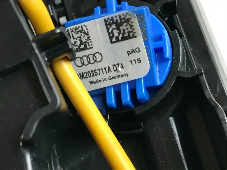Audi A4 S4 B9 (2015 - 2019) 8W0947135AN Передняя подсветка — фото 6