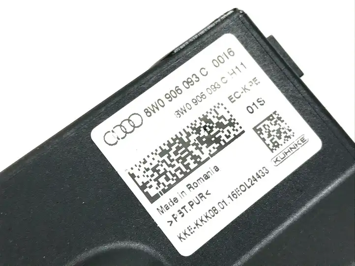Audi A4 S4 B9 (2015 - 2019) 8W0906093C Реле насоса горючего — фото 3