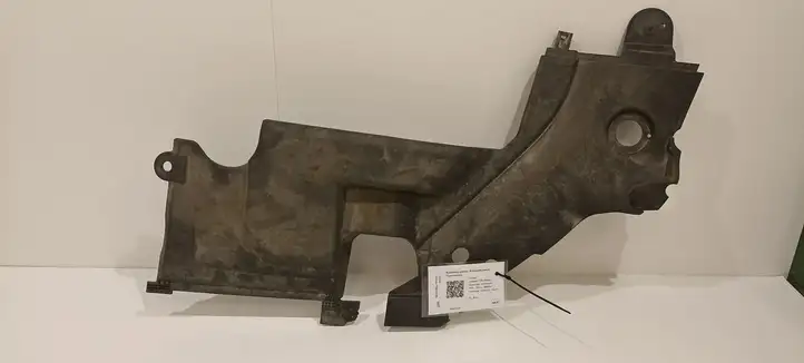 Toyota Avensis T250 (2003 - 2006) 5379505031 Облицовка радиатора — фото 1