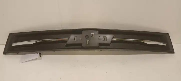 Chevrolet Cruze II (2016 - ) Верхняя решетка радиатора — фото 1