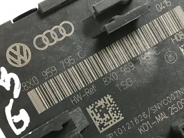 Audi Q3 8U (2011 - 2014) 8X0959795C Блок управления дверью — фото 3