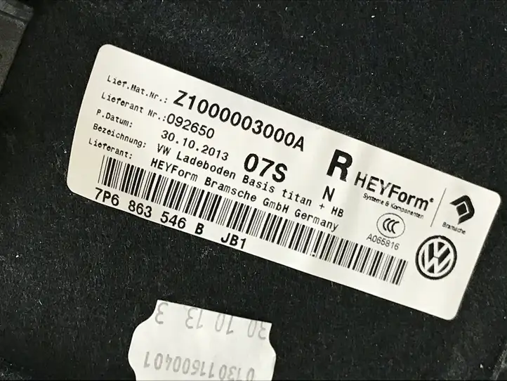 Volkswagen Touareg II (2010 - 2018) 7P6863546B Коврик багажника — фото 3