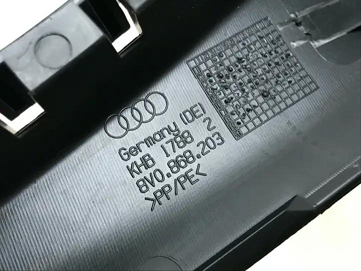 Audi A3/S3 8V (2016 - 2020) 8V0868203 Прочие детали салона — фото 3