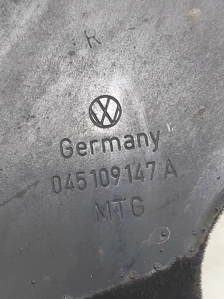 Skoda Roomster (5J) (2010 - 2015) 045109147A Защита ремня ГРМ — фото 2