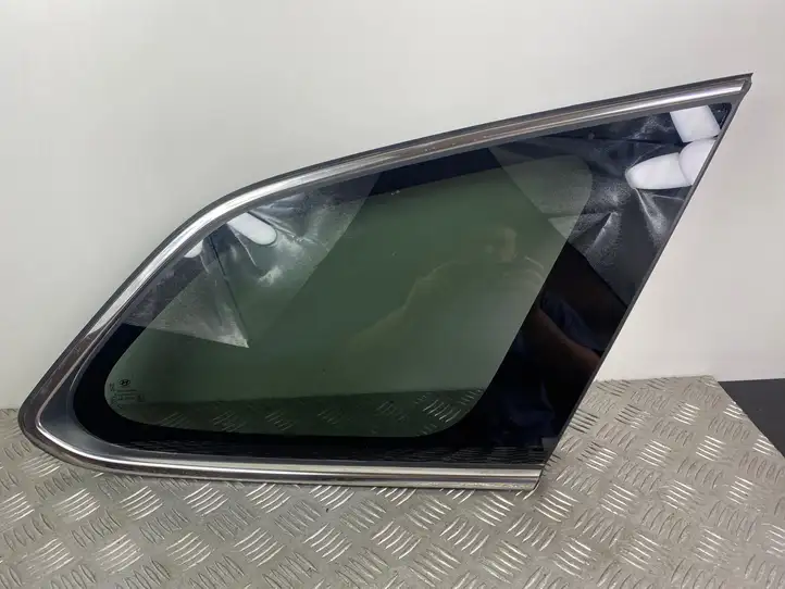 Hyundai Grand Santa Fe NC (2015 - 2018) Заднее боковое стекло — фото 1