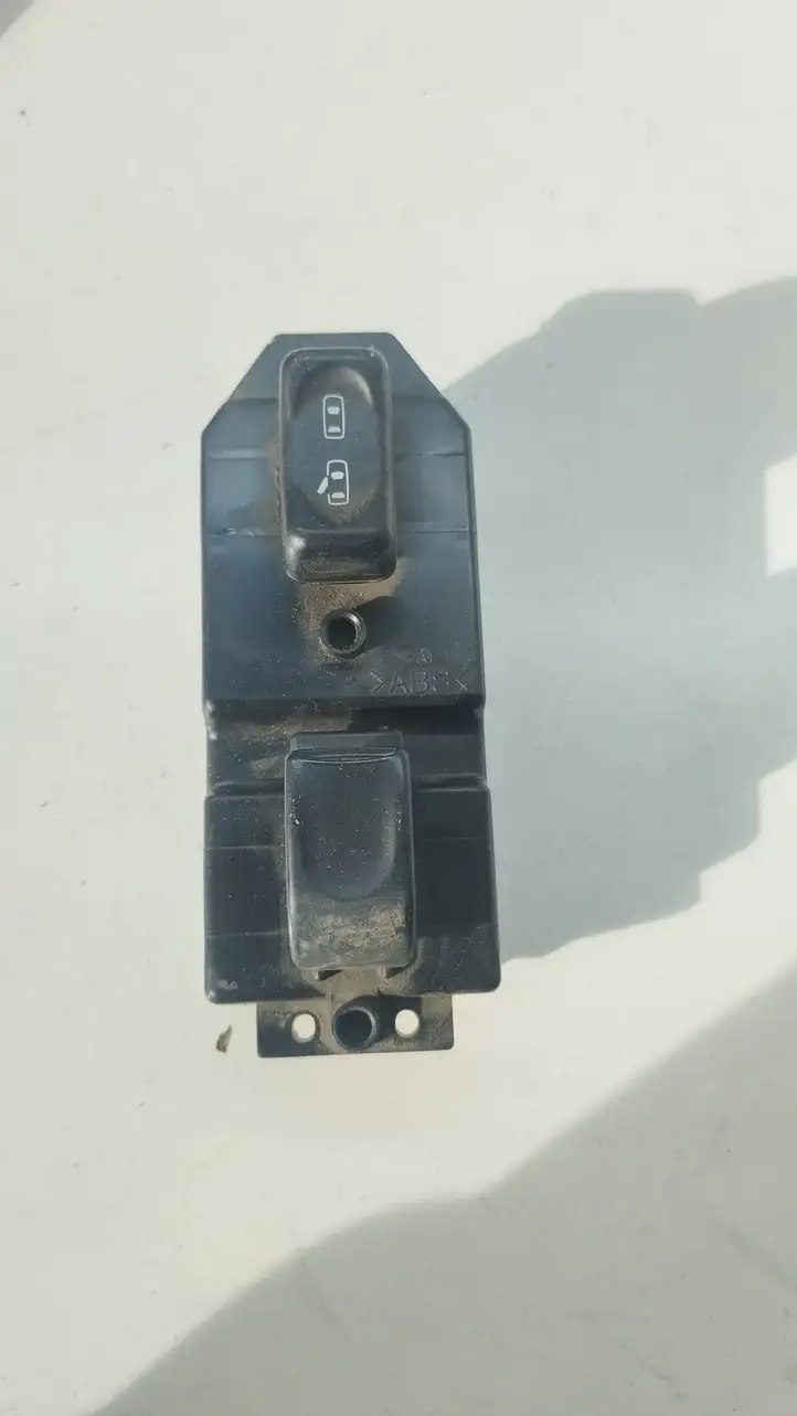 Opel Frontera B (1998 - 2004) 8971745852 Блок кнопок стеклоподъемников — фото 1