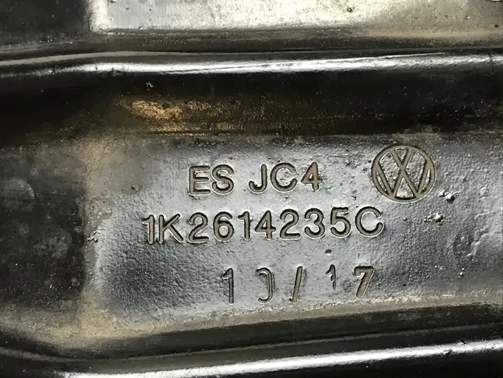 Volkswagen Scirocco (2014 - 2017) 1K2614235C Кронштейн блока ABS — фото 3