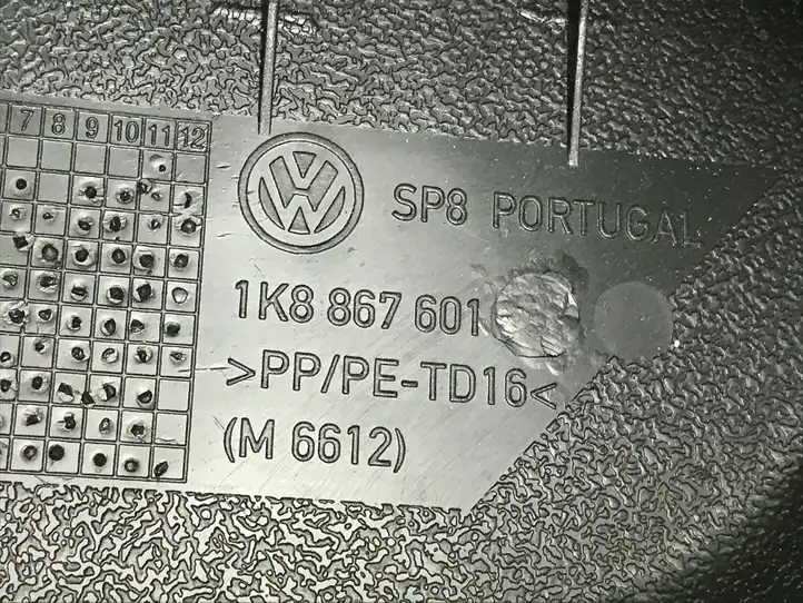 Volkswagen Scirocco (2014 - 2017) 1K8867601 Комплект обшивки крышки багажника — фото 4