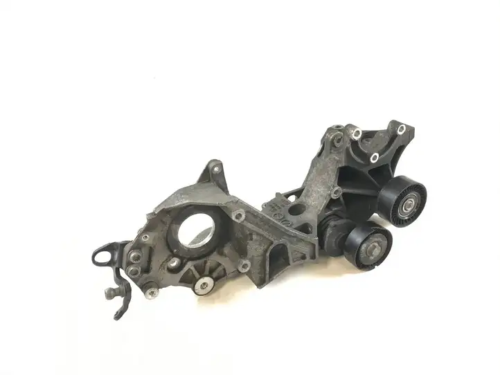 Audi A5 8T 8F (2007 - 2011) 03L903143H Кронштейн генератора — фото 1