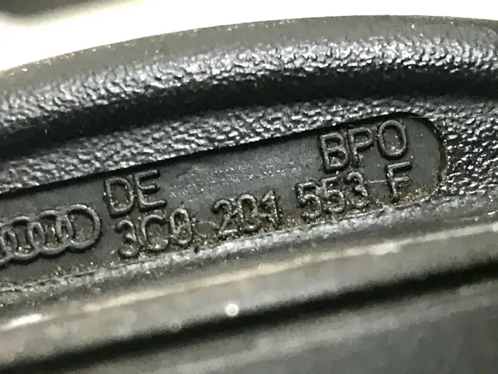 Audi A4 S4 B8 8K (2007 - 2011) 8K0809999A Крышка топливного бака — фото 5