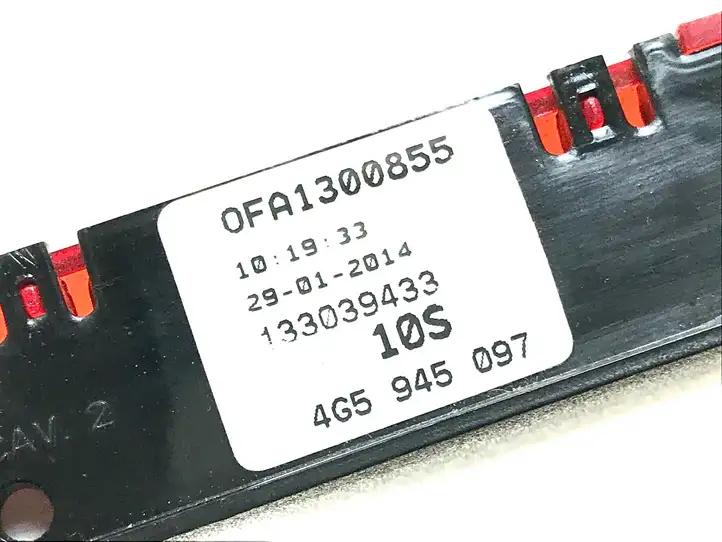 Audi A6 C7 (2011 - 2014) 4G5945097 Дополнительный стоп фонарь — фото 3