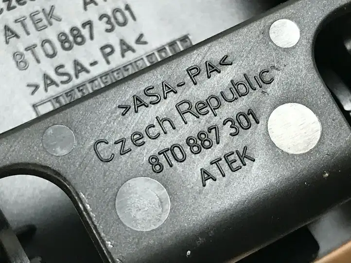 Audi A6 C7 (2011 - 2014) 8T0887301 Заглушка ISOFIX — фото 5