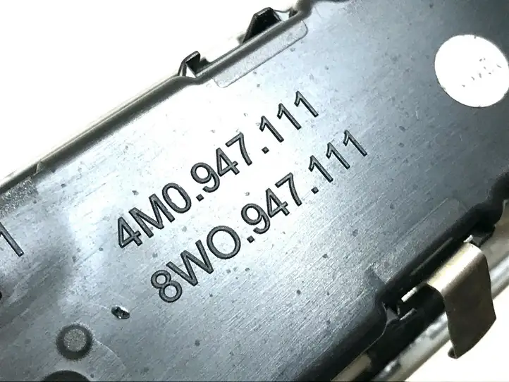 Audi A4 S4 B9 (2015 - 2019) 4M0947111 Задняя подсветка — фото 3
