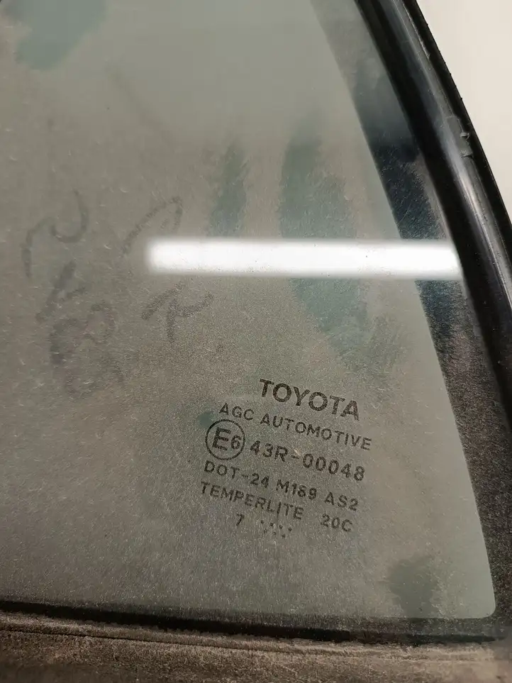 Toyota Auris 150 (2006 - 2012) 43R00048 Форточка двери — фото 4