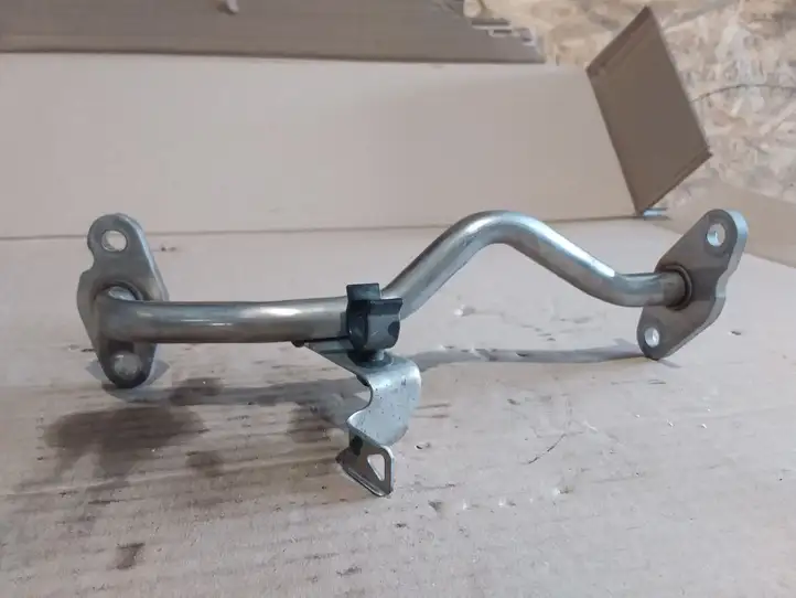 Toyota Yaris (2014 - 2019) Трубка EGR — фото 2